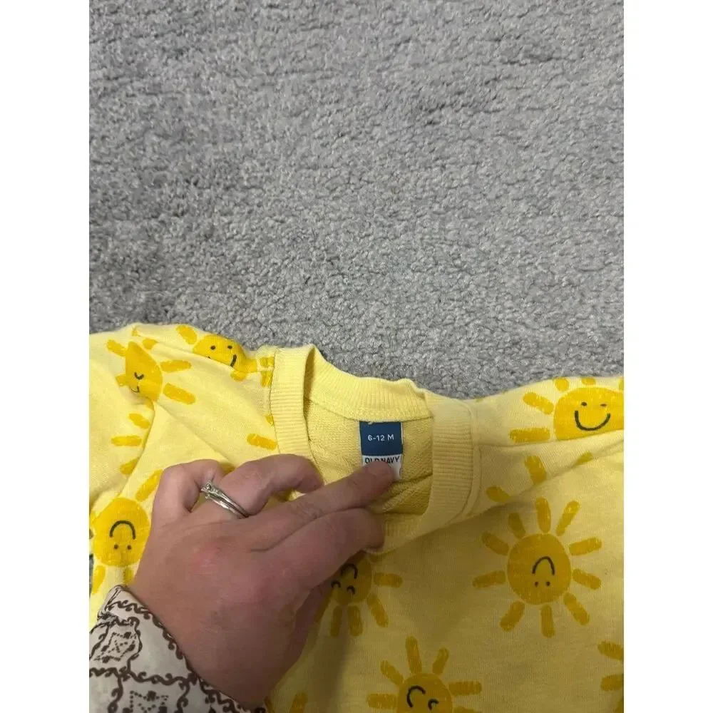 Old Navy Sunshine Baby Girl Crewneck Size 6-12 Month